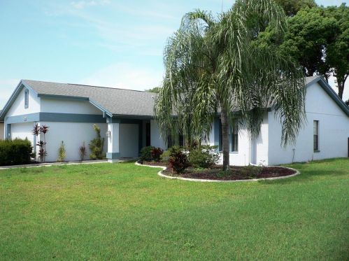 3701 Sarazen Dr, New Port Richey, FL 34655-2027