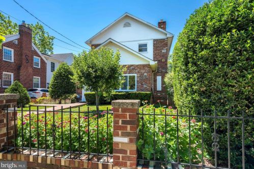 1231 Kearny St, Washington, DC 20017-4022