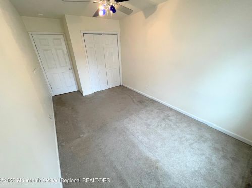 960 Midvale Ave, Bricktown NJ  08723-6118 exterior