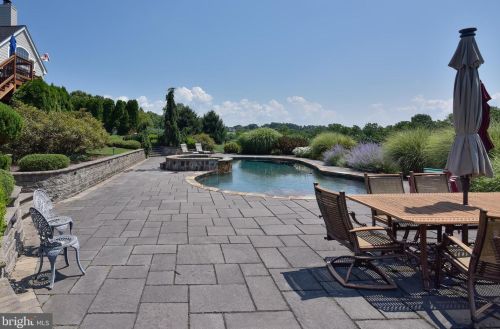 116 Osborne Cir, Kennett Sq PA  19348-1910 exterior