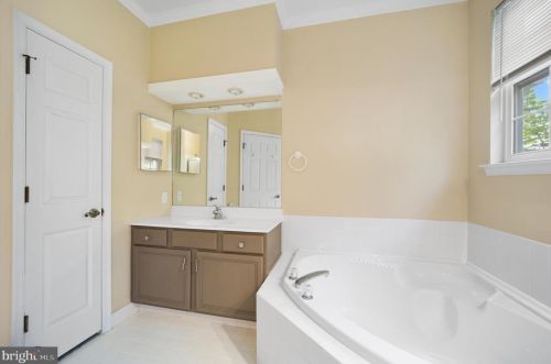 32 Fox Run, Glen Mills PA  19342-2214 exterior