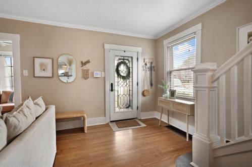 1028 Bank St, Bridgeville, PA 15017-2258