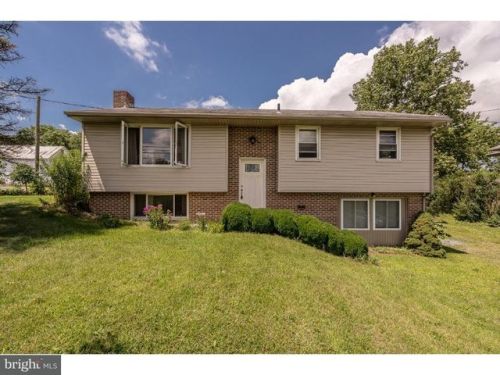 2670 Reading Rd, Swartzville, PA 17569-9640
