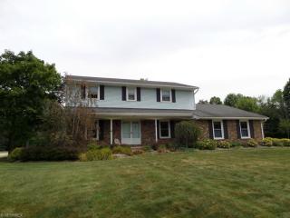 149 Salem Ct, Hinckley, OH 44233-9639