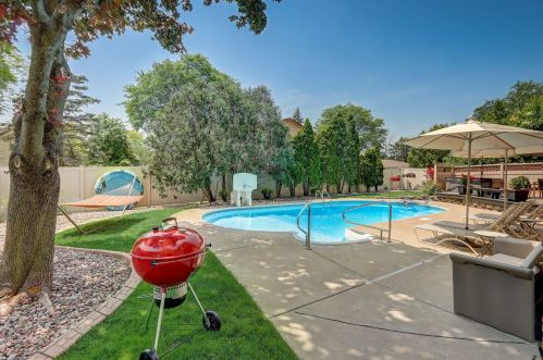 3615 Brentwood Rd, Waukesha, WI 53151-5415