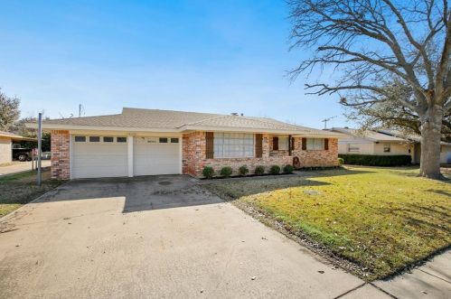 5625 Woodway Dr, Fort Worth, TX 76133-2959