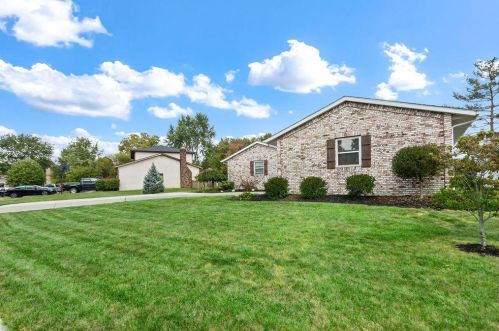 6320 Beaver Lake Dr, Darbydale, OH 43123-8976