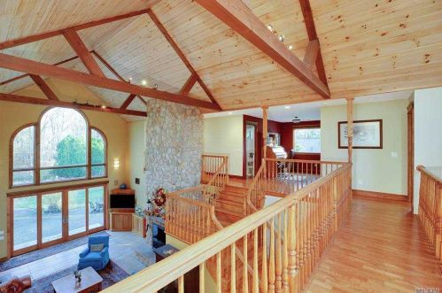 2600 Paradise Point Rd, Southold NY  11971-5109 exterior