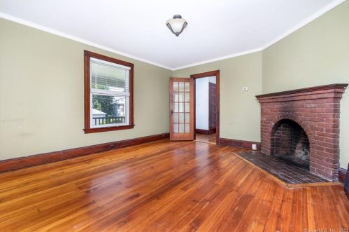 24 Stewart St, Bristol, CT 06010-4324