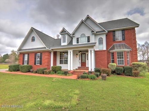 9575 Collins Dr, Collinsville, MS 39325-9167