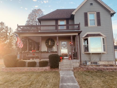 47 Russell Dr, Random Lake WI  53075-1770 exterior