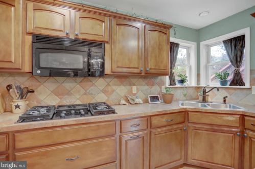 437 Pisgah State Rd, Shermansdale PA  17090-8921 exterior