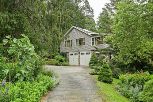 120 Barrett Hill Rd, Mahopac, NY 10541-2539
