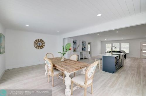 189 Fairview Ave, Fort Pierce FL  34983-3052 exterior