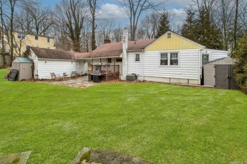 205 Haviland Ln, White Plains NY  10605-3020 exterior