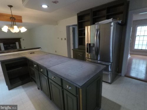 2 Presidential Dr, Berlin Boro NJ  08009-1358 exterior