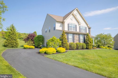 229 Ironstone Ln, Marsh, PA 19520-9066
