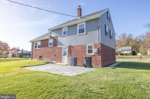 606 Dorcaster Dr, Wilmington DE  19808-2212 exterior