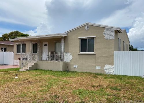 131 37th St, Hialeah, FL 33012-5238