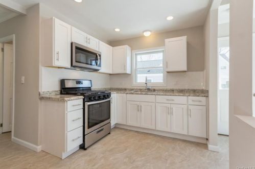 28 Orchard Rd, Tompkins Corners NY  10579-3040 exterior