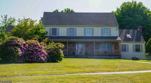 110 Barley Sheaf Rd, Flemington, NJ 08822-3119