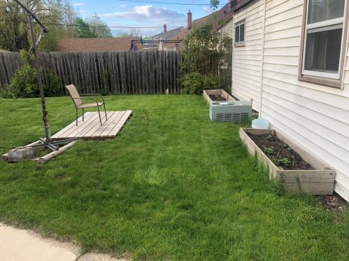 7110 Thurston Ave, Milwaukee, WI 53218-2222