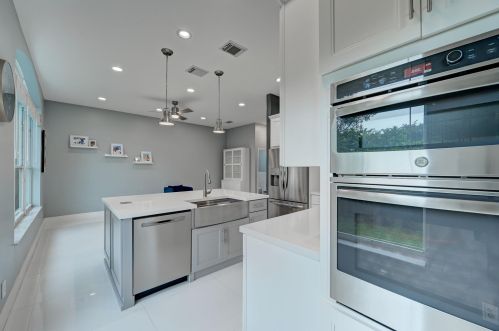 7865 19 Ct, Hollywood FL  33024-0923 exterior