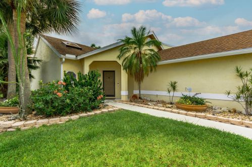 1245 Sussex St, Boynton Beach, FL 33436-8606