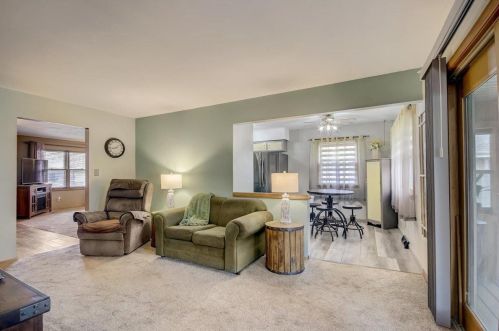 6209 Indiana Ave, Cudahy WI 53110-2871 exterior