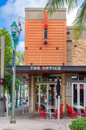 828 Kokomo Key Ln, Delray Beach FL  33483-6027 exterior