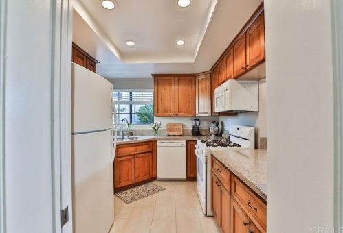 9568 Hiker Hill Rd, San Diego, CA 92129-2863