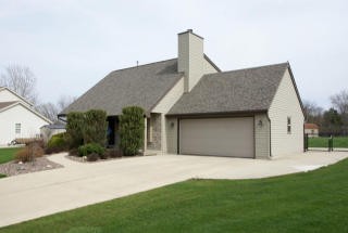 3845 Forest Hill Ave, Hales Corners, WI 53132-8482