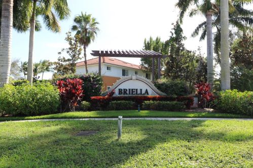 7186 Briella Dr, Boynton Beach, FL 33437-3764