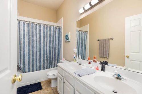 17818 Is Spg Ln, Tomball TX 77377-8156 exterior