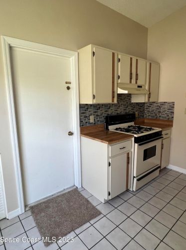 1696 Saratoga Dr, Titusville FL  32796-4206 exterior