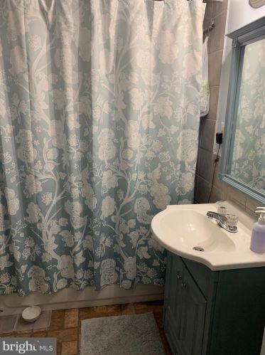 203 Woodlawn Ave, Florence NJ  08518-1011 exterior