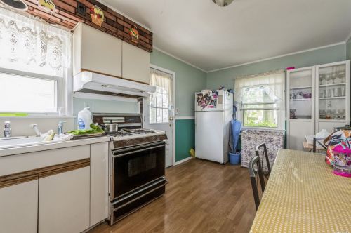 54 Ellison Ave, Westbury NY  11590-4213 exterior