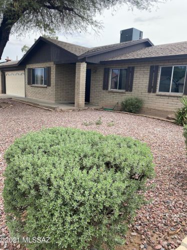 5502 Oak Ridge Dr, Tucson, AZ 85746-8155