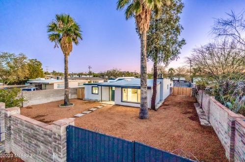 436 Seneca St, Tucson, AZ 85705-8940