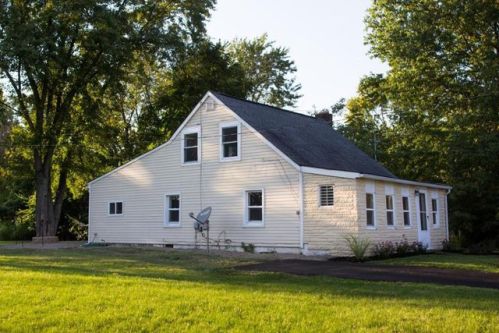 2863 Walnut St, Darbydale, OH 43123-1910
