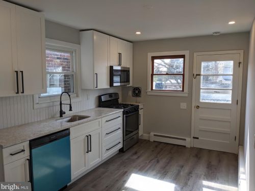 638 Ohio Ave, Trenton, NJ 08638-3824