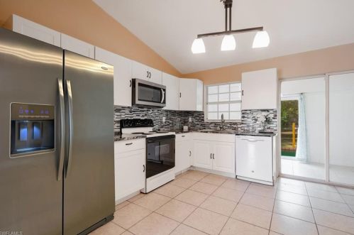 271 Everglades Blvd, Naples FL  34117-3728 exterior