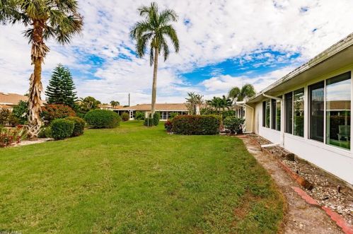 43 Glades Blvd, Naples FL  34112-1025 exterior