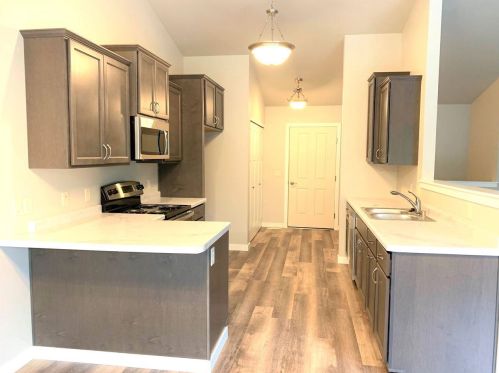 127 Stone Castle Dr, Fond Du Lac WI  54935 exterior