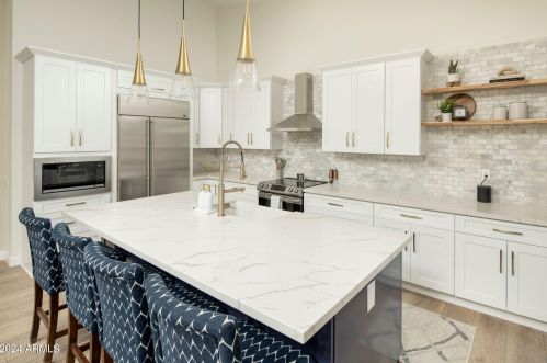 3132 Bellerive Dr, Chandler, AZ 85249-3906