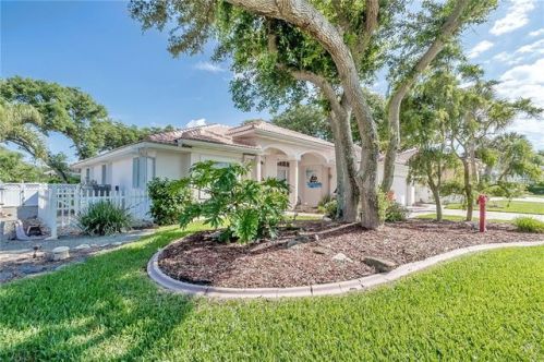 50 Marie Dr, Daytona Beach, FL 32127-7054