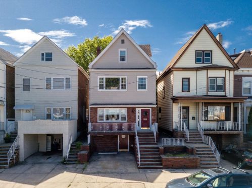 279 Avenue C, Bayonne, NJ 07002-2542