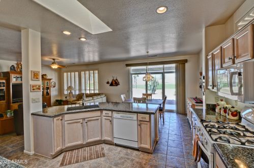 15150 Las Brizas Ln, Sun City AZ 85375-2861 exterior