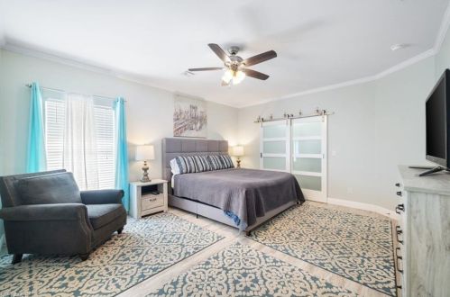 618 111th Ave, Naples FL  34108-1826 exterior