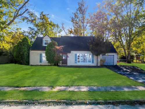 124 Wayne St, Lakewood, NJ 08701-4156